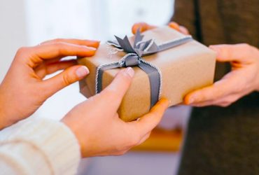 Penyerahan Bingkisan Karyawan dalam Rangka Menuju Hari Raya Idul Fitri 1442 H